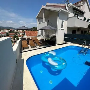  Apartament Milena-with A Pool